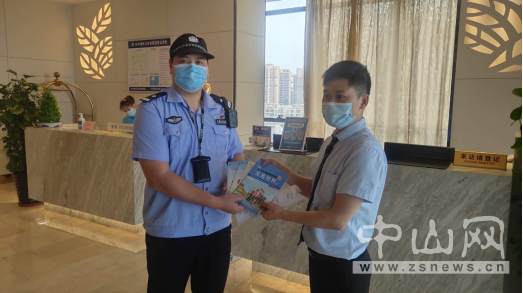 阜沙鎮(zhèn)禁毒信息〔2020〕第155期--阜沙禁毒宣傳活動走進重點行業(yè)場所(2020.10.27 ）5