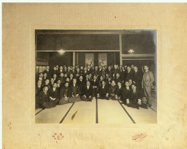 2-5、照片：孫中山與日本友人的合影.jpg