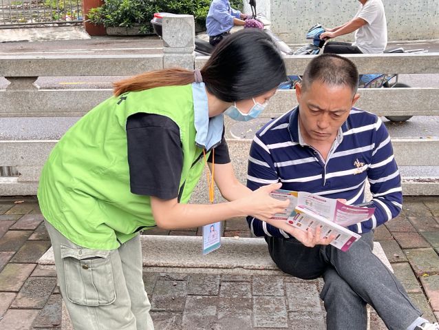 三鄉(xiāng)鎮(zhèn)開展“禁毒宣傳進(jìn)公園，人人參與共防毒”活動圖片1.JPG