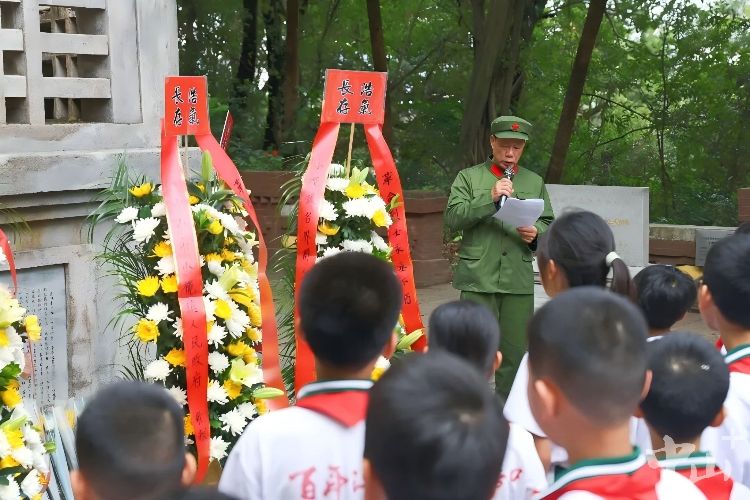 云端獻(xiàn)花、主題宣講……中山開展形式多樣的清明祭英烈活動(dòng)